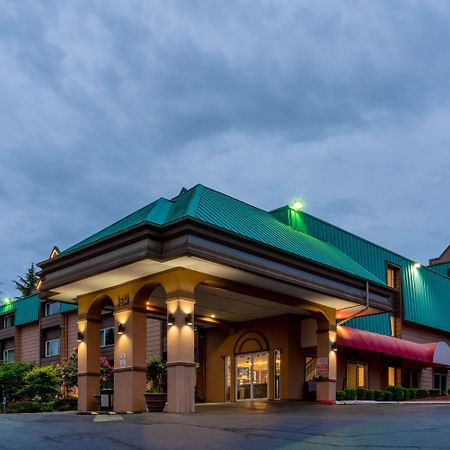 Sutton Suites Hotel SeaTac Bagian luar foto