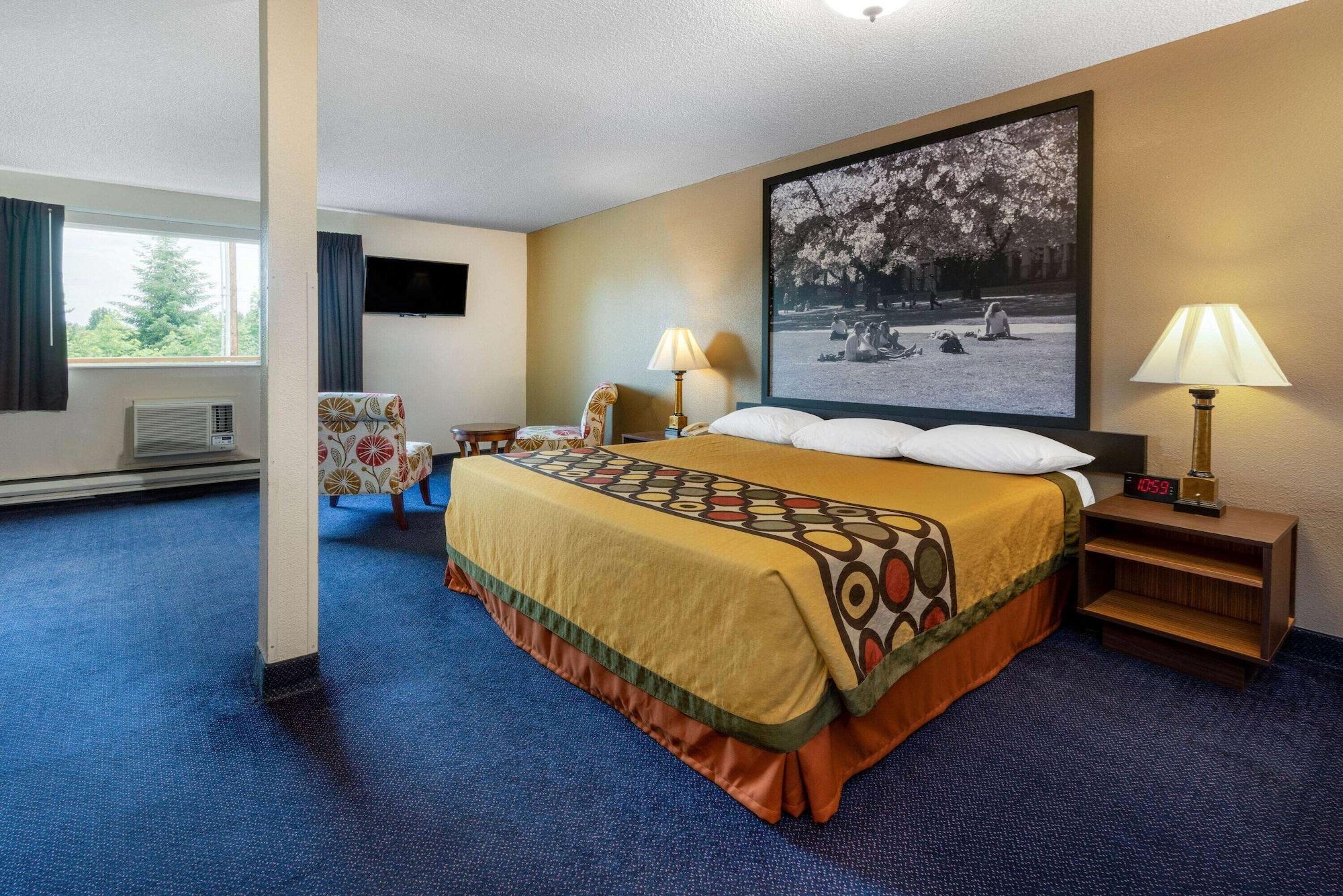 Sutton Suites Hotel SeaTac Bagian luar foto