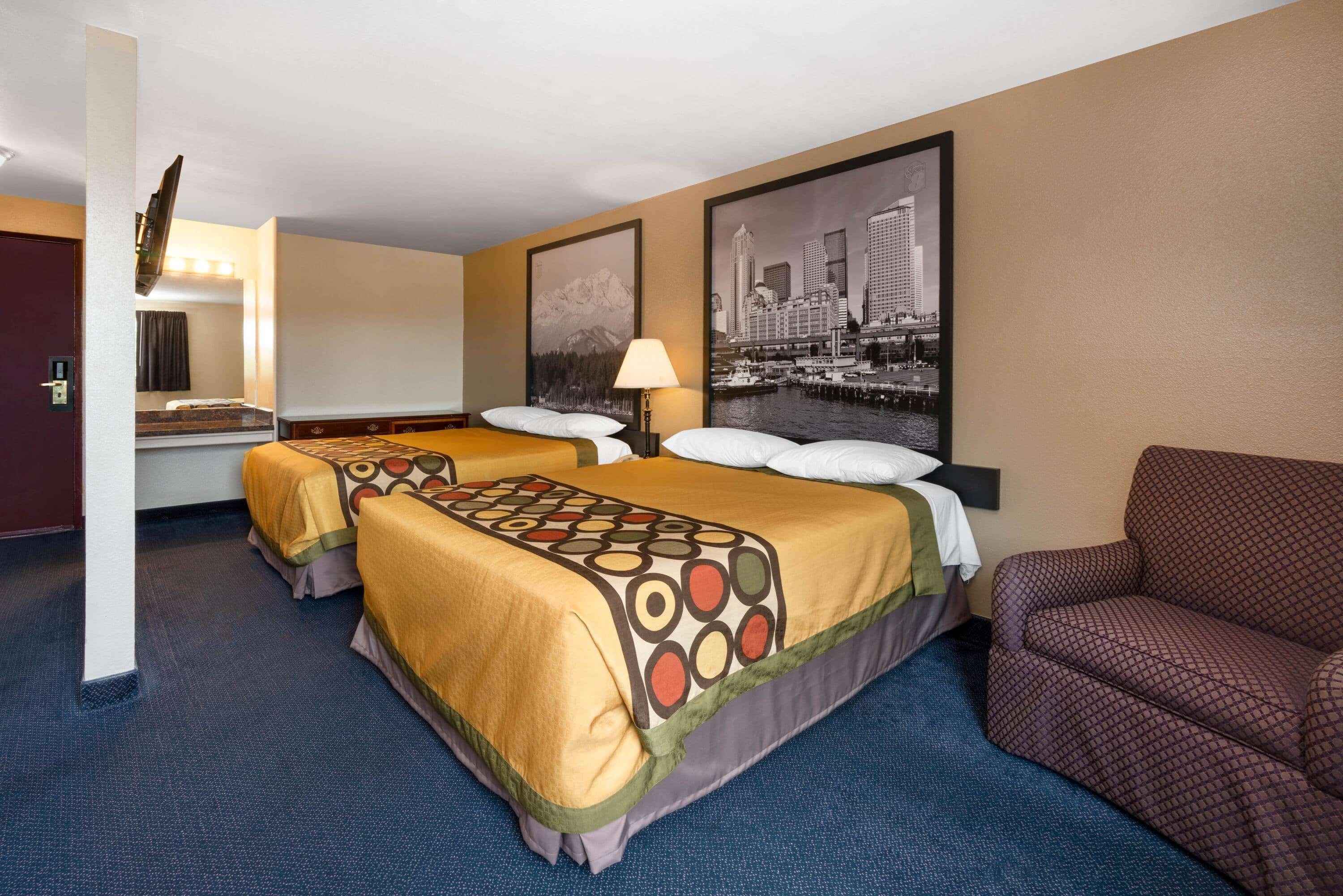 Sutton Suites Hotel SeaTac Bagian luar foto