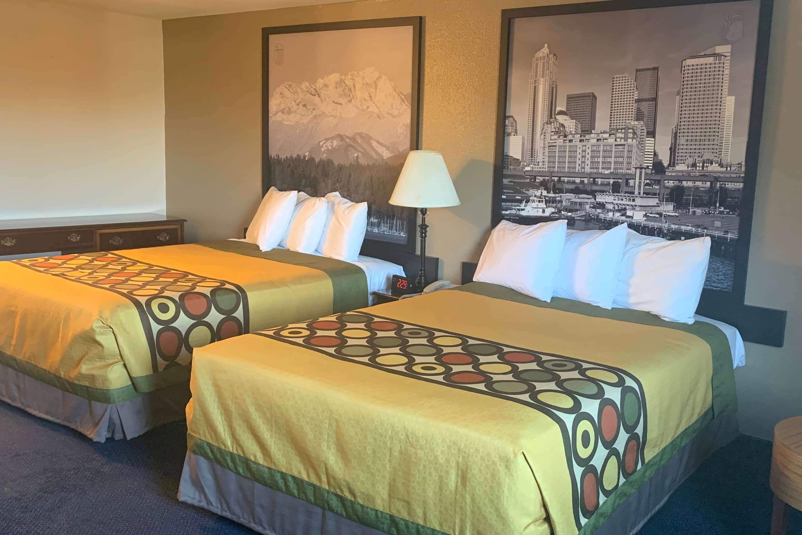 Sutton Suites Hotel SeaTac Bagian luar foto