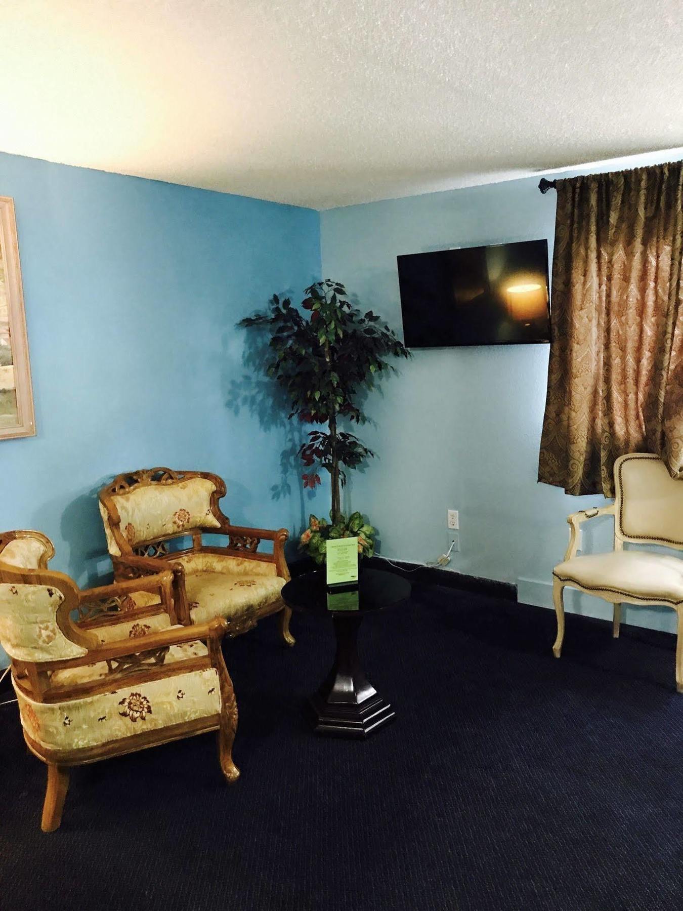 Sutton Suites Hotel SeaTac Bagian luar foto