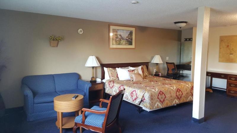 Sutton Suites Hotel SeaTac Bagian luar foto
